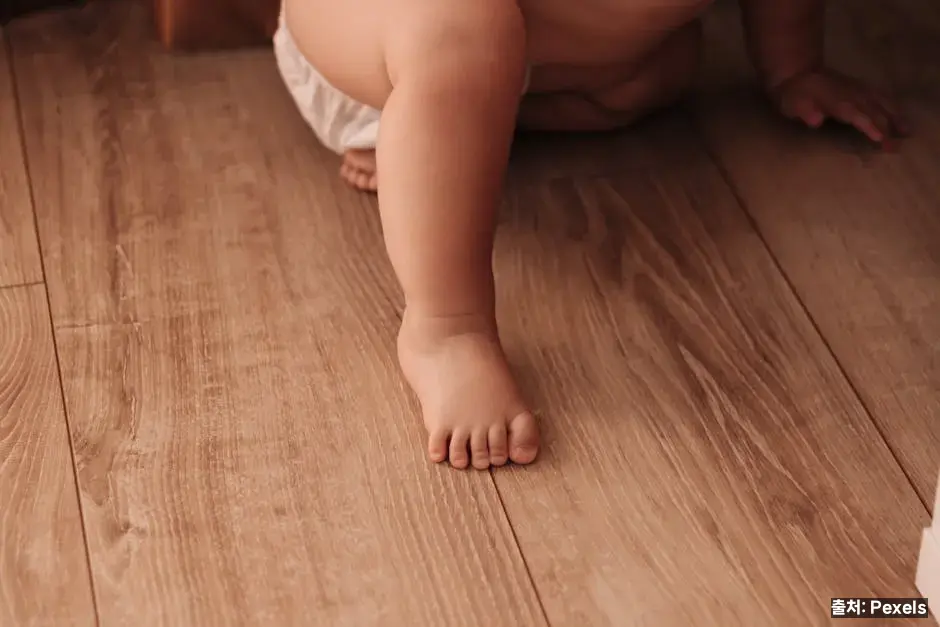 뒤집기·앉기·운동 발달 관련 이미지