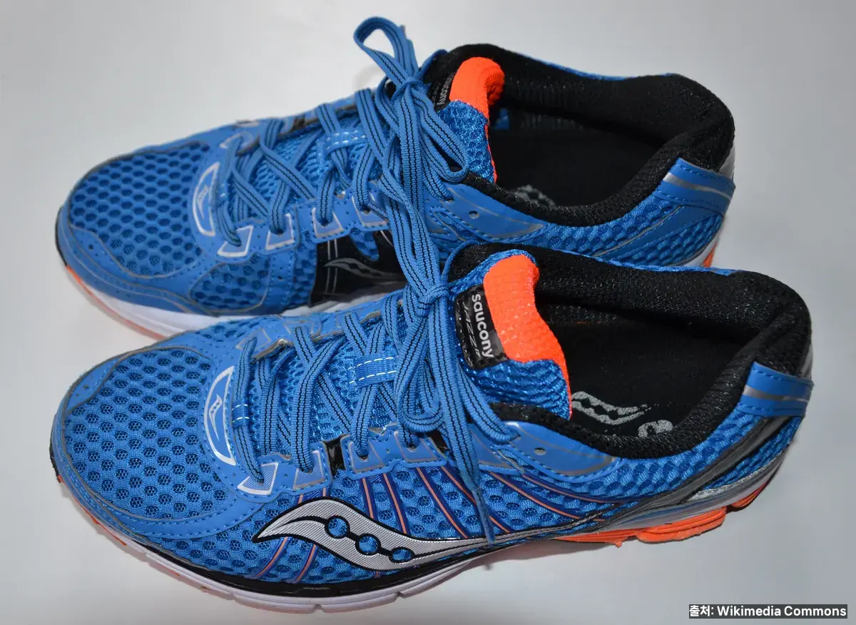 사우코니 러닝화