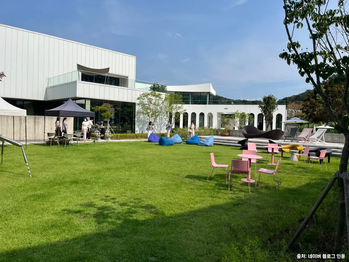 용인 빌라드파넬 — 3,000평 유럽 빈티지 가구 복합 카페