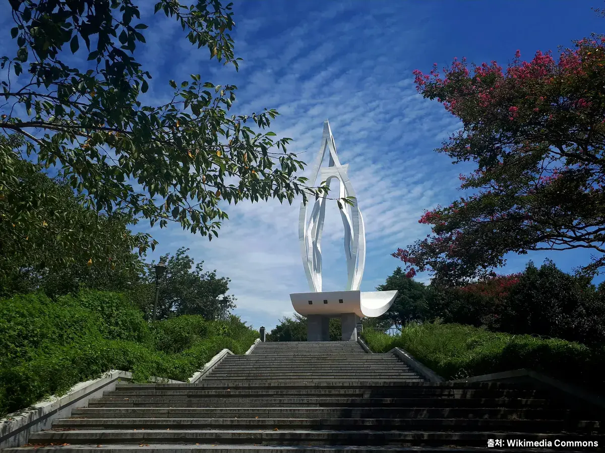 월명공원·수시탑 — 군산 도심 야경